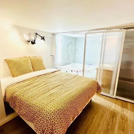 Duplex Loft: Cozy Retreat with Private Parking and Netflix Apartment Avignon Exterior photo